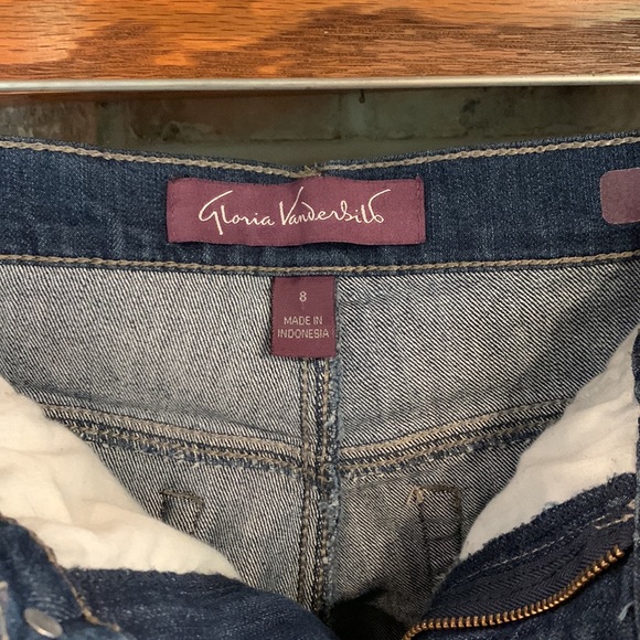 Women’s Gloria Vanderbilt Classic Jeans - Picture 3 of 5